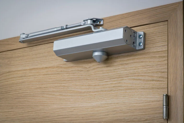 Σούστες επαναφοράς θυρών